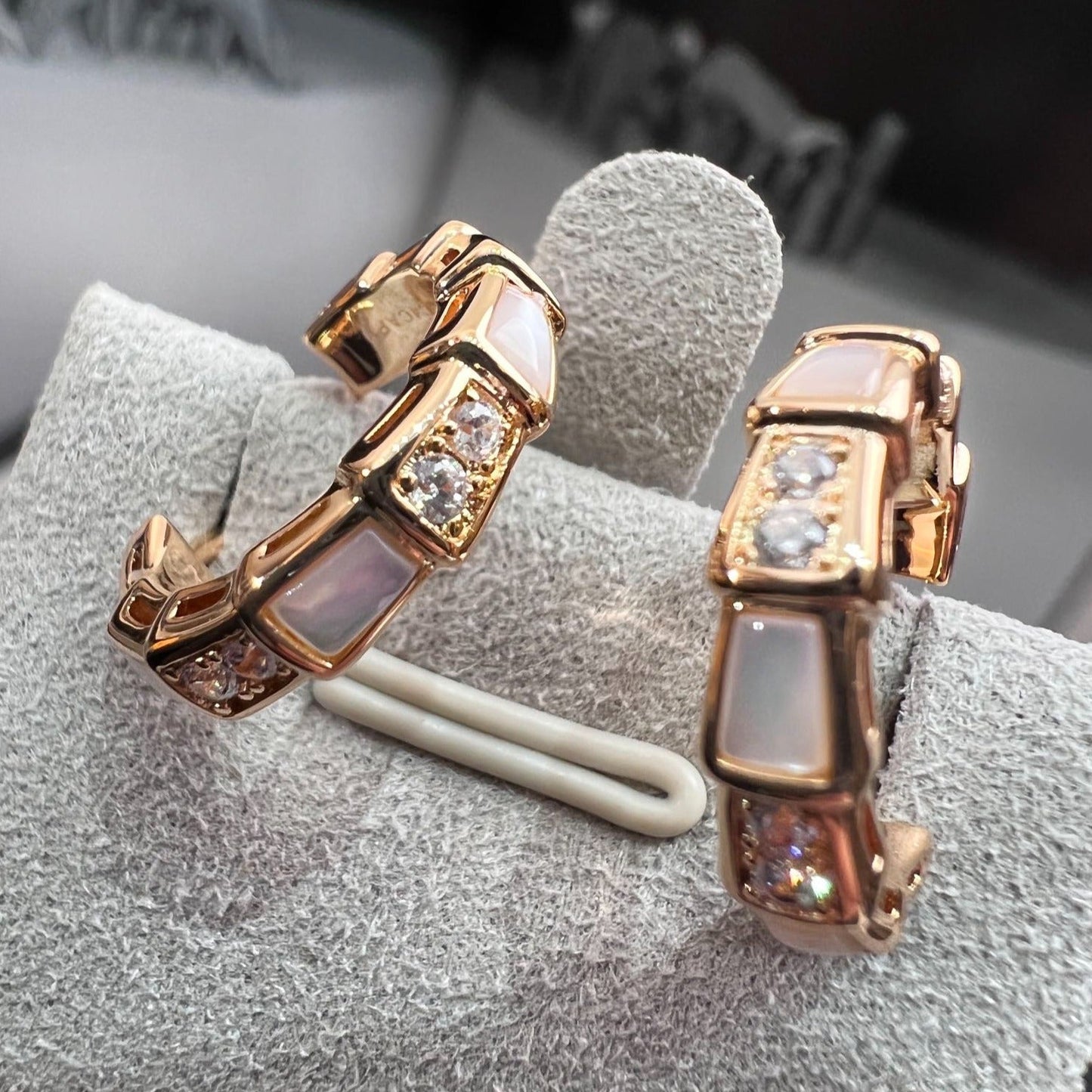 [Jesse jewelry]SERPENTI MOP PINK GOLD EARRINGS