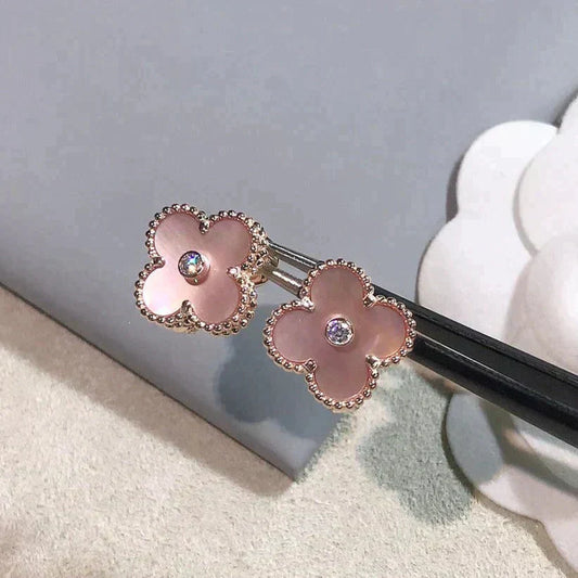 [Jesse jewelry]CLOVER MEDIUM 1 MOTIFS  PINK MOP DIAMOND EARRINGS