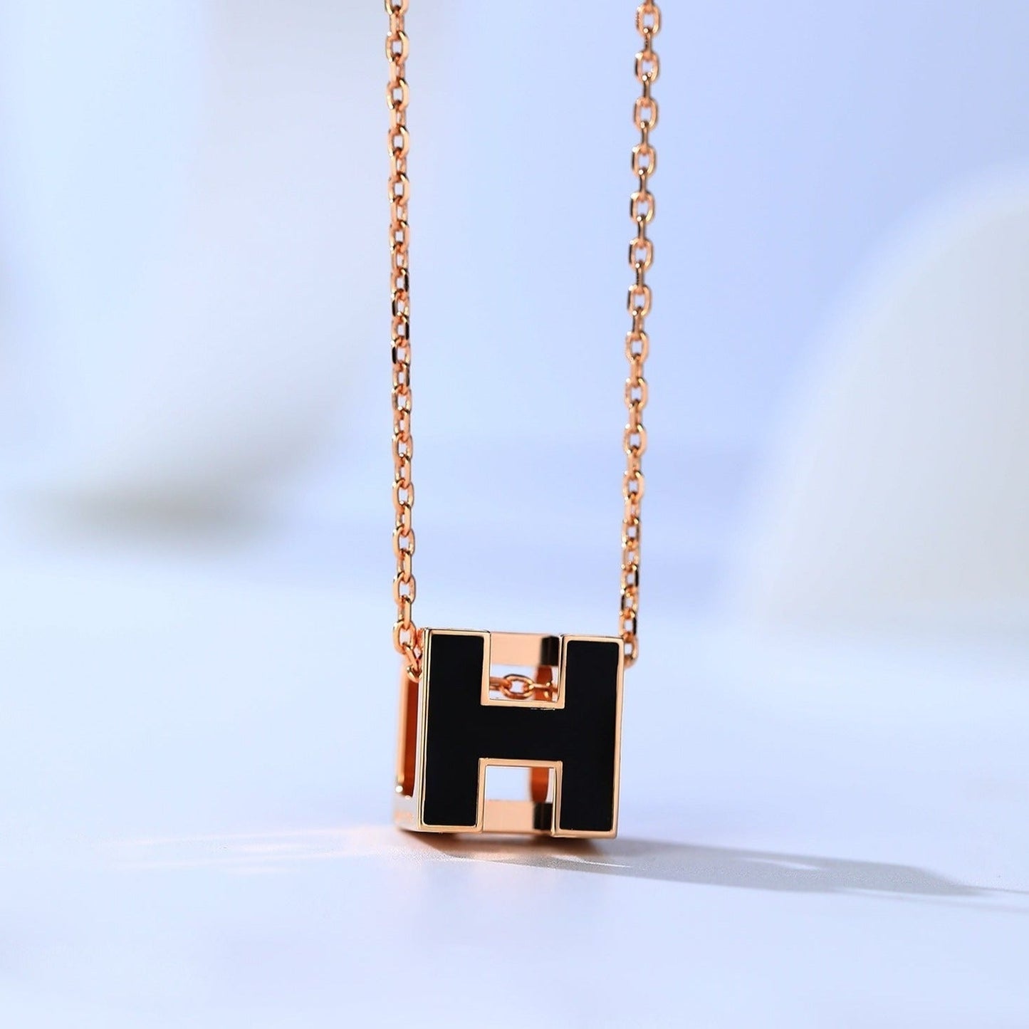 [Jesse jewelry]H CAGE PINK GOLD NECKLACE