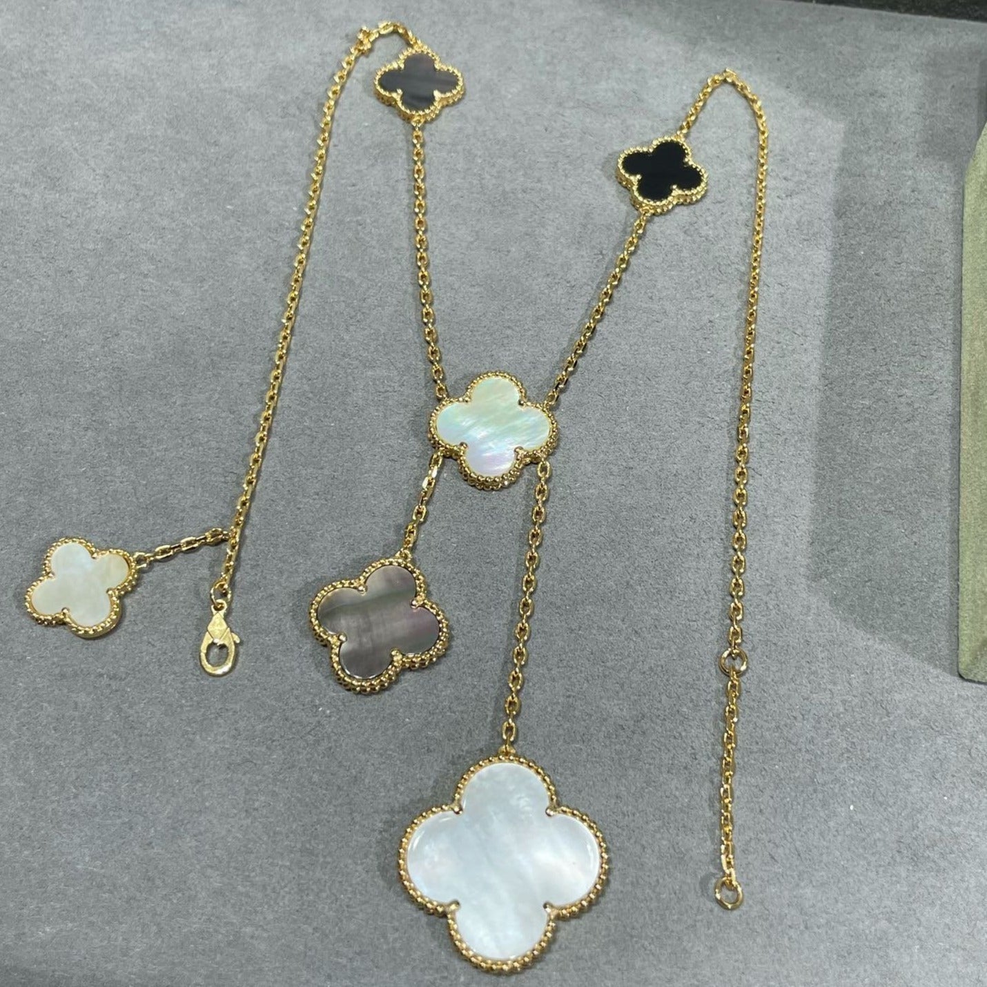 [Jesse jewelry]CLOVER 6 MOTIF MOP ONYX GOLD NECKLACE