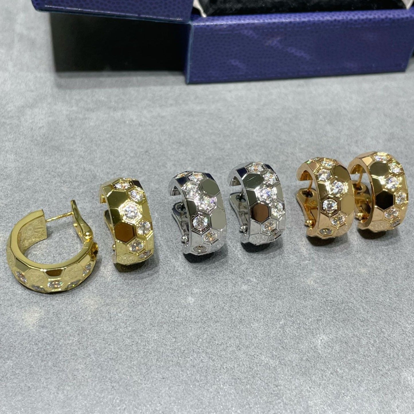 [Jesse jewelry]BEE LOVE DIAMOND HOOP EARRINGS